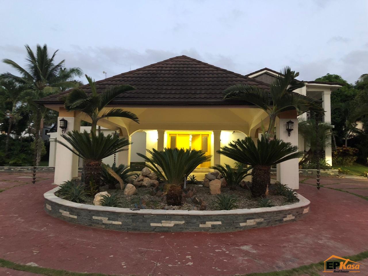 Villa en Venta carretera Matanza Santiago