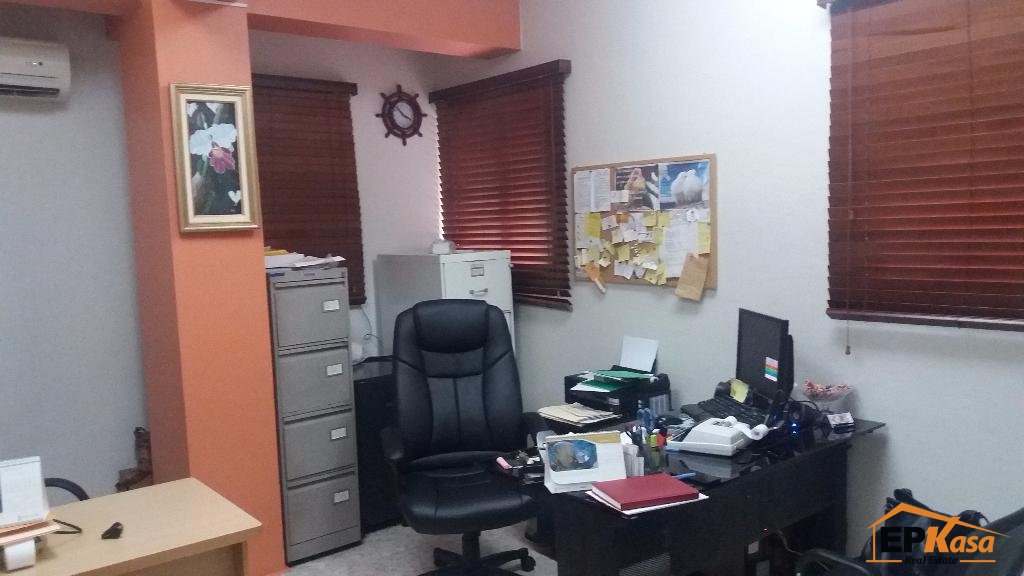 Edificio comercial en venta, de tres niveles, el Centro - 3