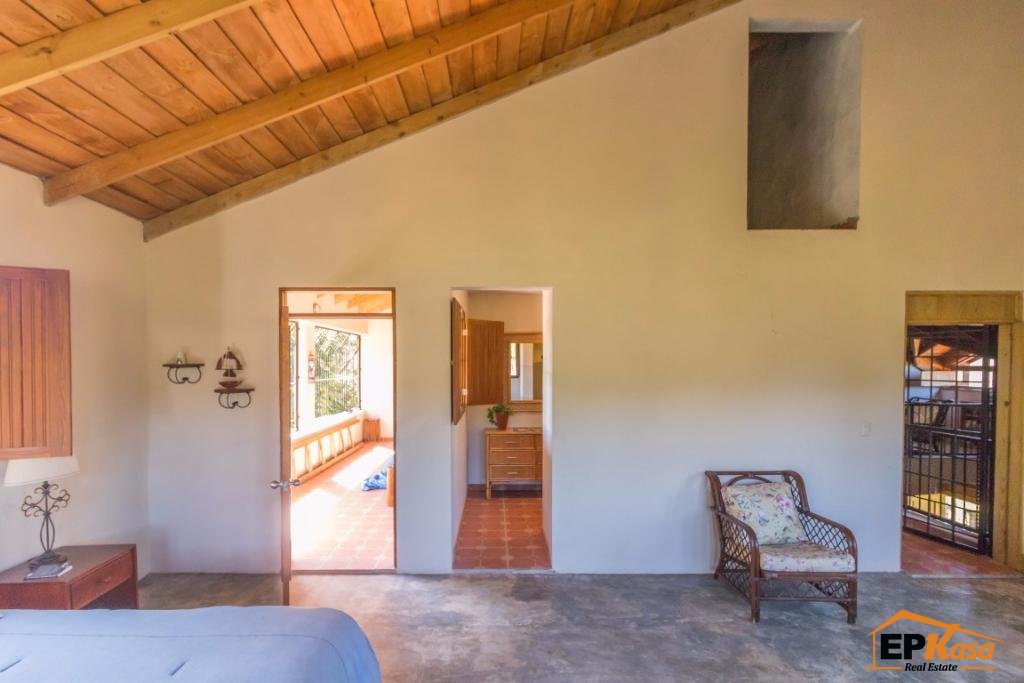 Casa amueblada de venta en las montañas de Constanza - 10