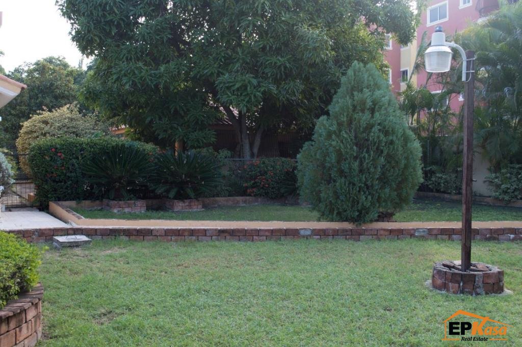Hermosa casa de venta con mucho terreno, Las Damas II — foto 4