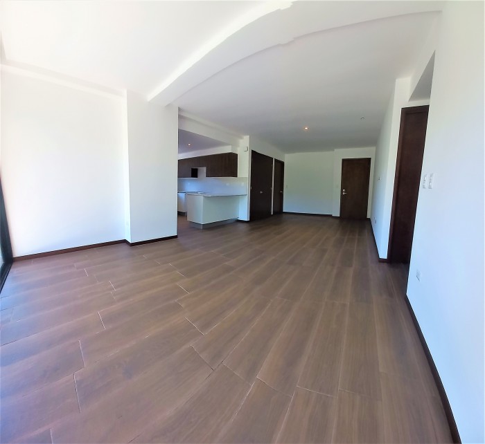 Vendo APARTAMENTO en avenida principal de zona 14 - Image 5