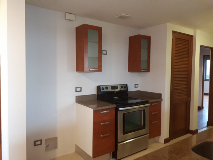 Plus Real Estate renta apartamento en zona 14
