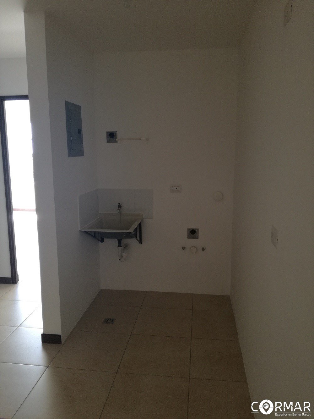 Apartamento en Venta de 1 habitación, zona 11 - Image 2