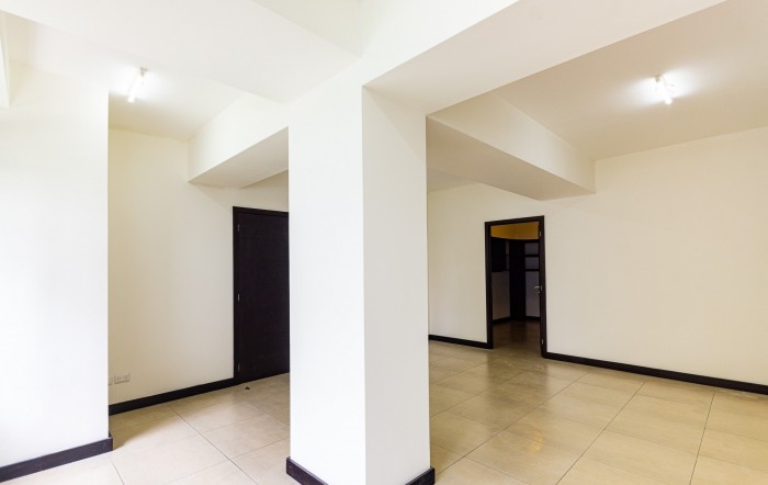 Rento local comercial en zona 14 — foto 4