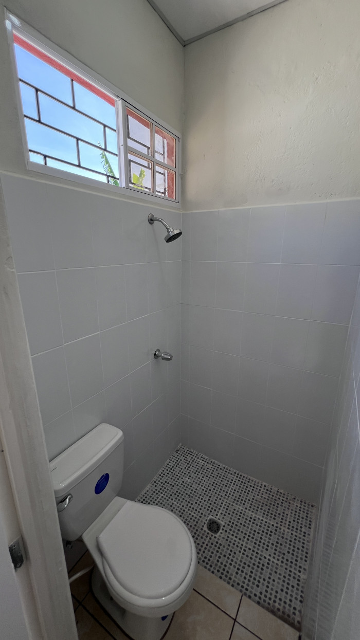 Casa en venta a 5 minutos de Paseo Venecia Soyapango - 10
