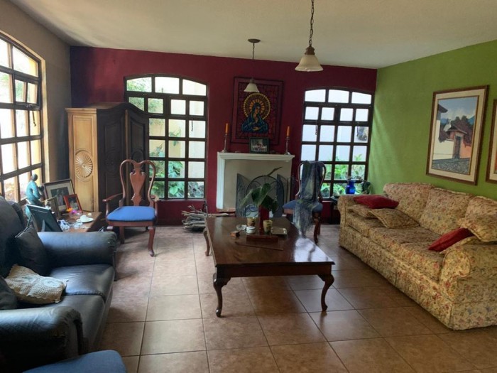 VENDO CASA EN SAN LUCAS SACATEPEQUEZ