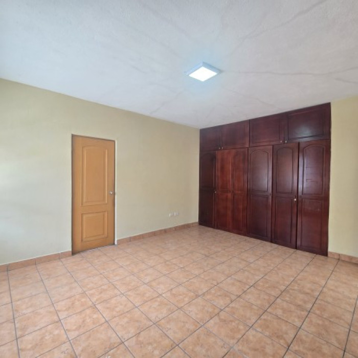 Casa en Renta para Negocio u Oficinas Zona 12 Guatemala — foto 14