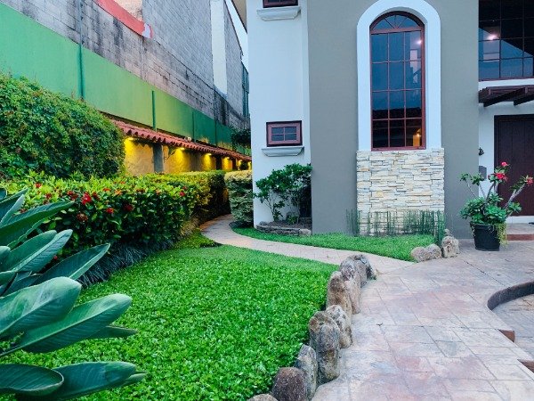 Portones de Madreselva, exclusiva casa en venta. - 3