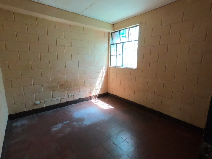 VENDO Casa en Colonia La Escuadrilla, Zona 2 de Mixco - Image 1