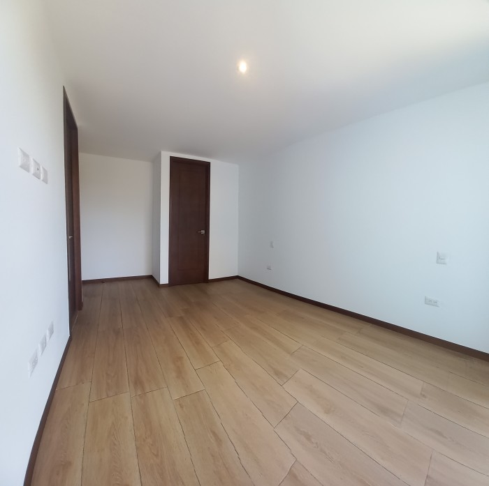 Vendo APARTAMENTO en avenida principal de zona 14 - Miniatura 8