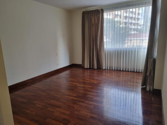 Apartamento En Renta en Zona 10 Altos De Santa Clara