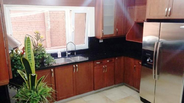 Vendo linda casa en zona 10