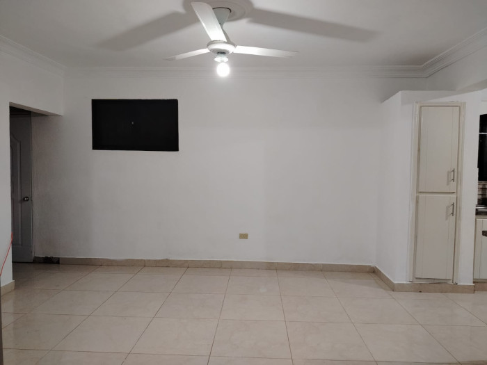 CASA RENTA EN SANTO DOMINGO ESTE RES. LUZ MARIA - 21