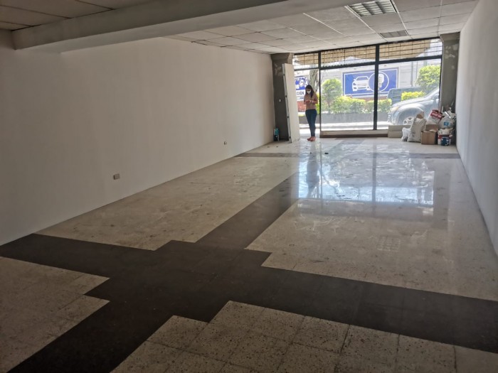 Rento local comercial en Edificio de zona 9
