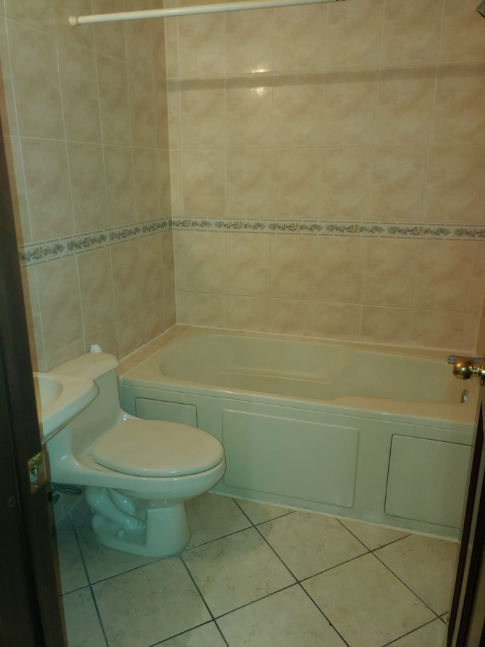 Rento apartamento amueblado en edificio de zona 10 — foto 9