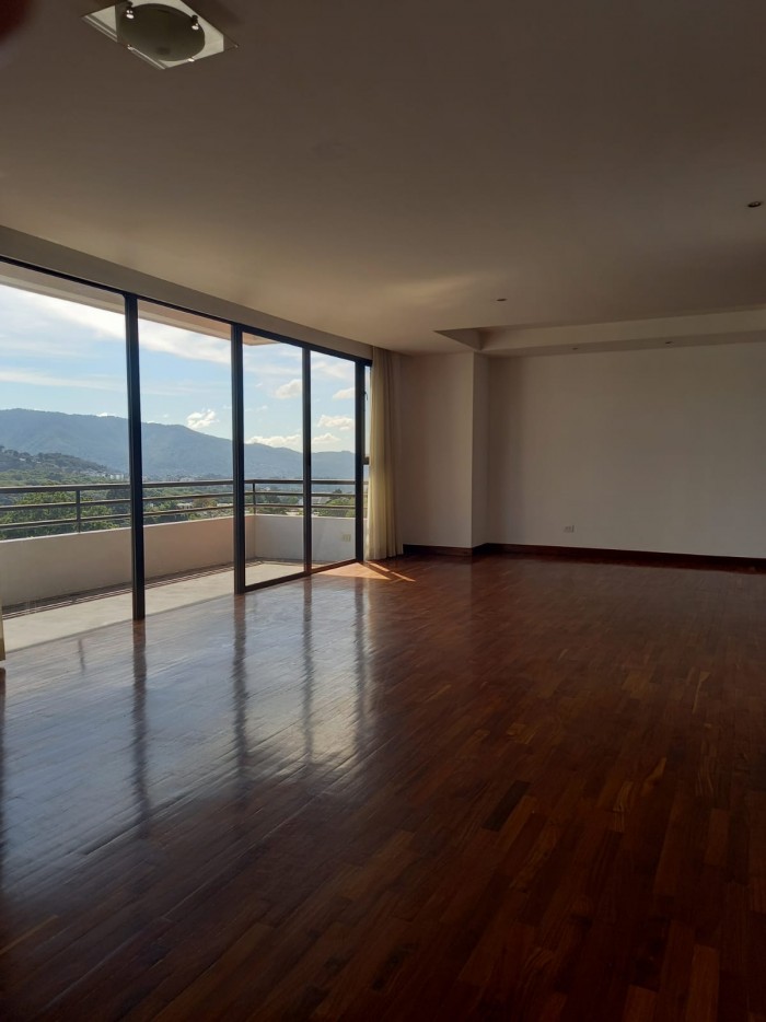 Apartamento en alquiler zona 14 — foto 2