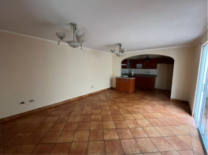 Casa en Venta en Carretera a El Salvador! - Image 2