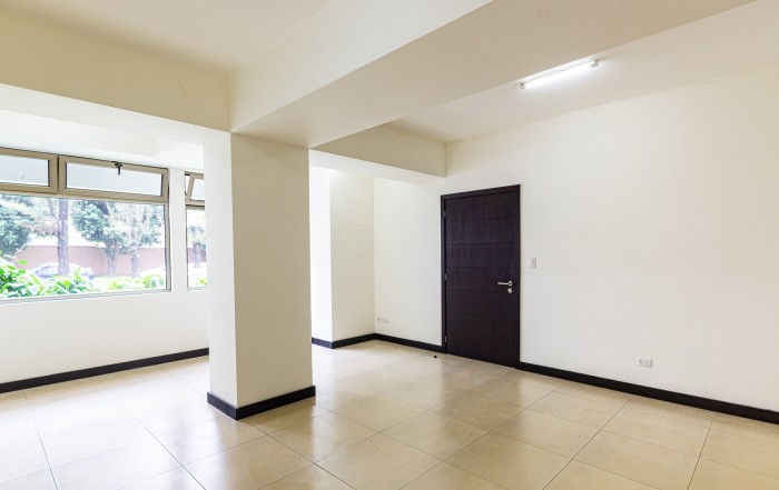 Rento local comercial en zona 14 — foto 3