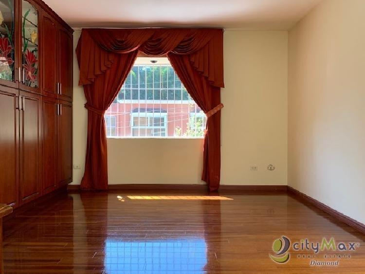 Casa en venta en condominio zona 16 entorno Montesano - Image 4
