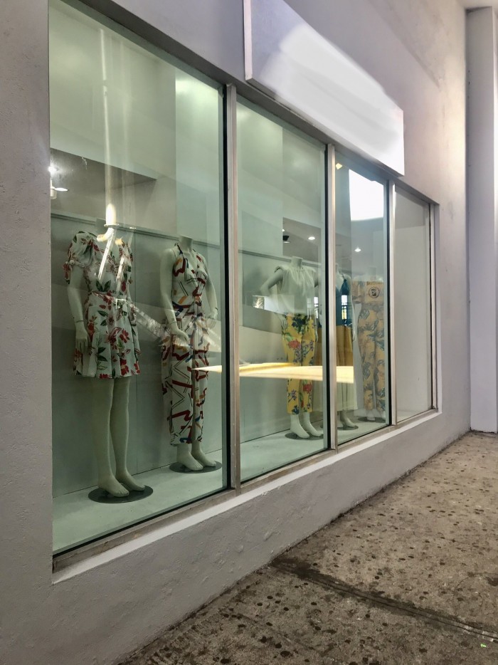 ALQUILER LOCAL COMERCIAL EN BELLA VISTA — foto 2