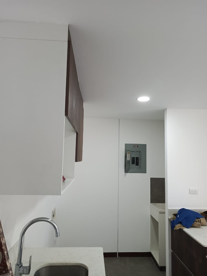 Apartamento en venta en edificio CASA TRES, Zona 3. - Image 4