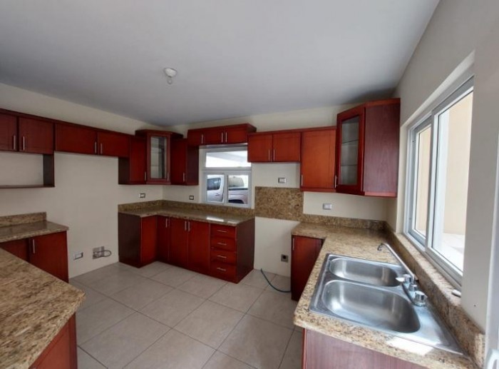 Vendo Casa en Carretera a San José Pinula - Image 4