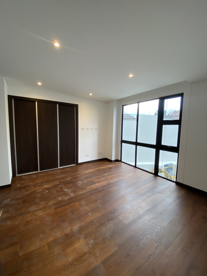 LUJOSO y EXCLUSIVO APARTAMENTO NUEVO EN VH2 - Miniatura 12