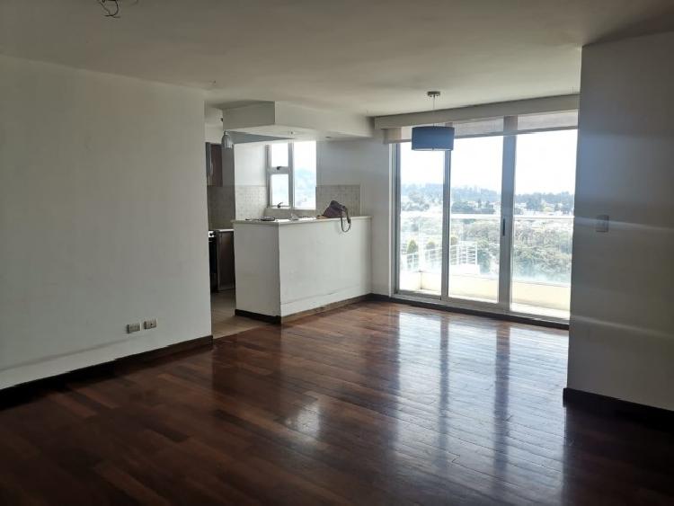 Rento amplio apartamento en zona 14