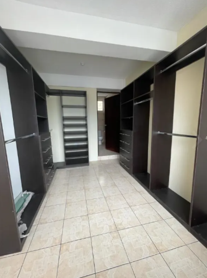 Casa en venta en zona 6 de Mixco, Avances de Serramonte - Image 3