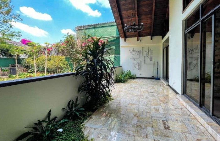 Plus Real Estate vende 2 Casa en mismo terreno en zona 15 — foto 15