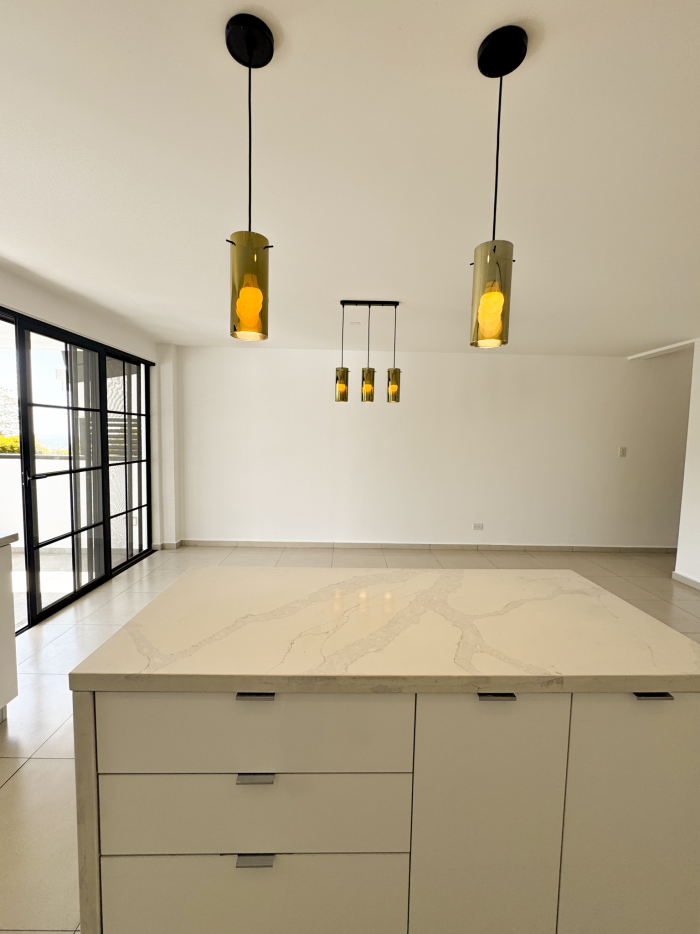 Casa con amplio jardín en venta o alquiler Res Antibes - 4
