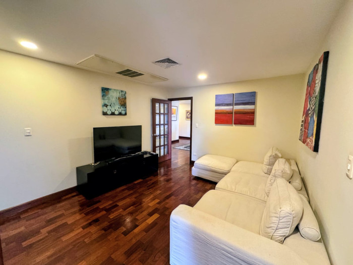 Apartamento amueblado en Alquiler en Zona 10 Guatemala - Image 5