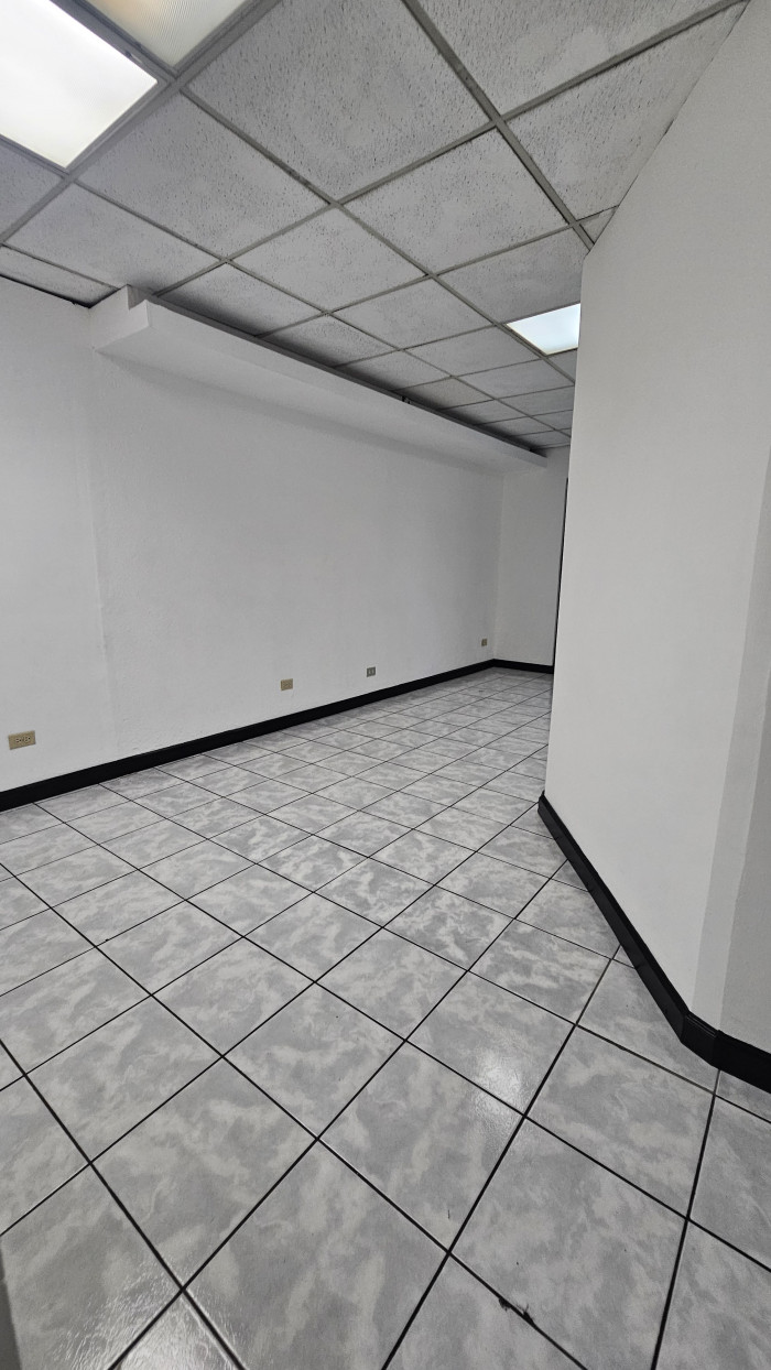 Oficina en #RENTA en zona 10 — foto 2