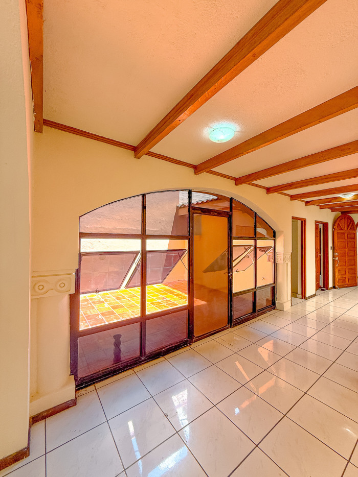 Casa con potencial comercial en Antiguo Cuscatlán - 10