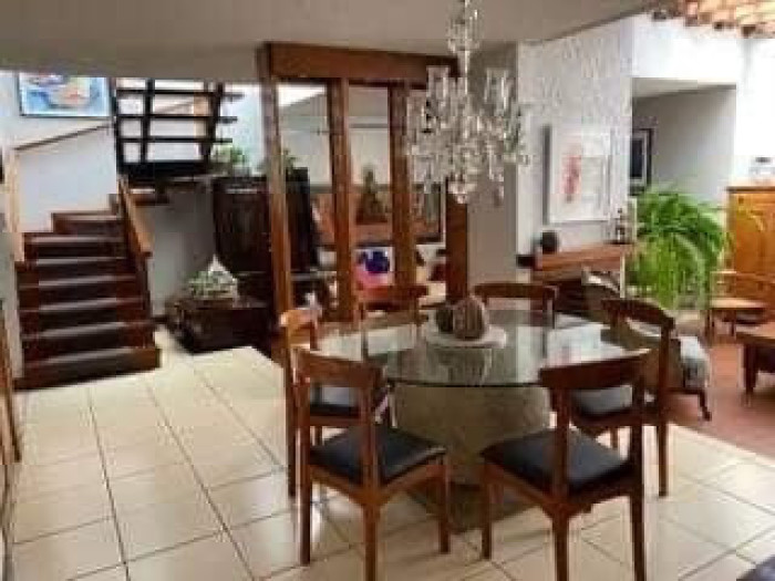 CASA AMPLIA ZONA 10 - Miniatura 6