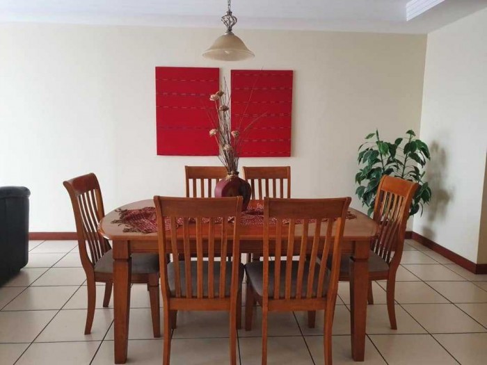 VENDO APARTAMENTO EN JARDINES DEL ACUEDUCTO, ZONA 10.