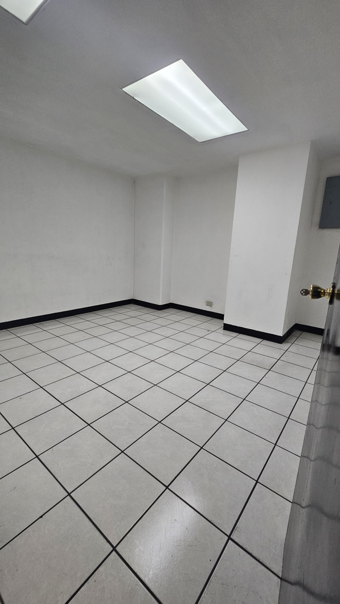 OFICINA EN #RENTA EN ZONA 9 — foto 3