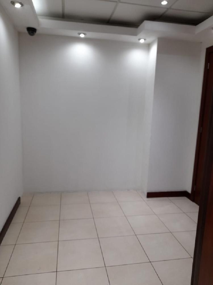 Rento Oficina en Zona 10 — foto 3