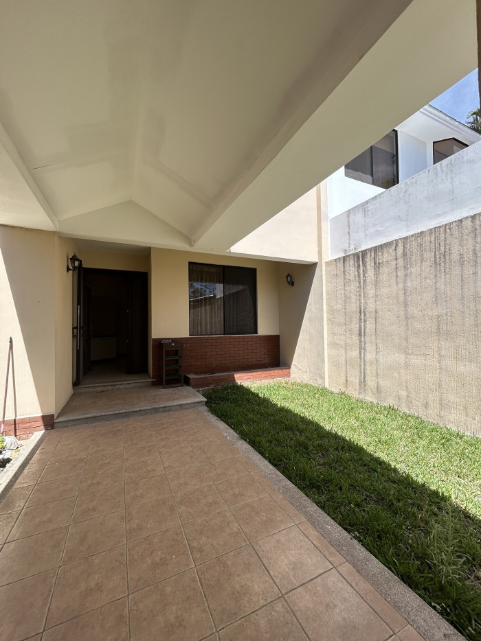 Casa en Venta en San Cristobal Sector B4 - Image 2