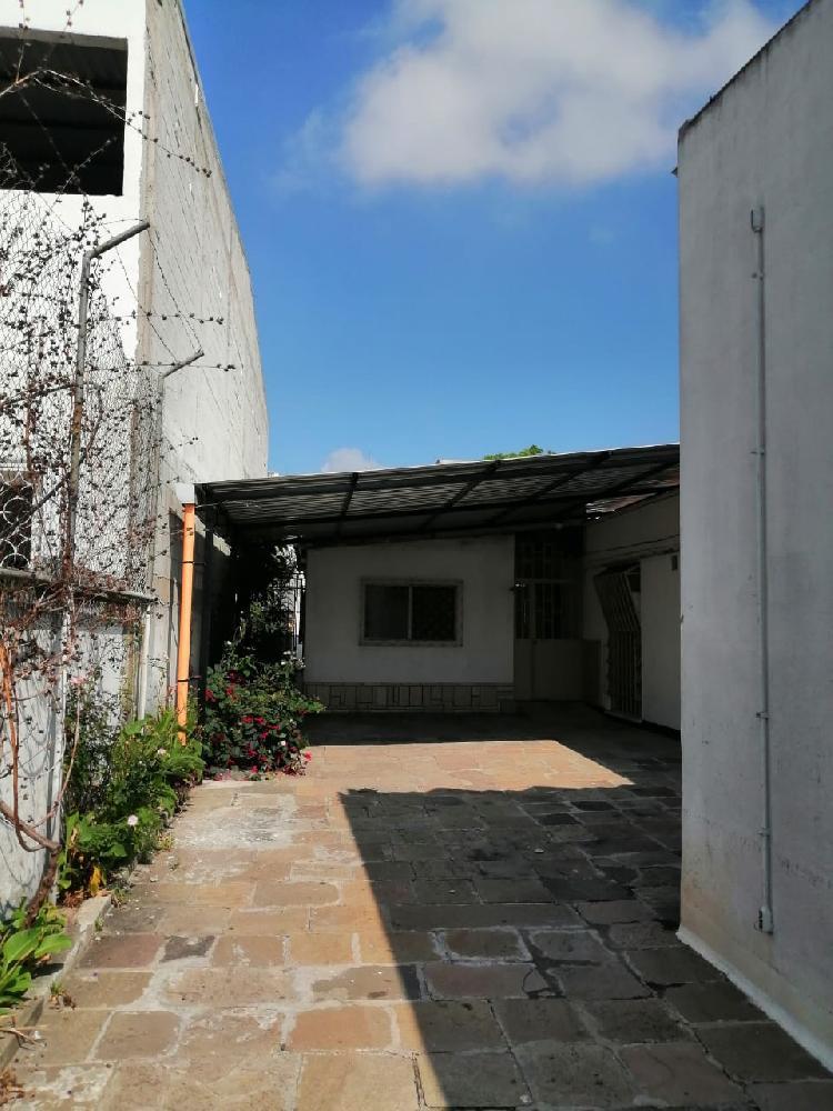 Plus Real Estate renta casa comercial en zona 9 - 16