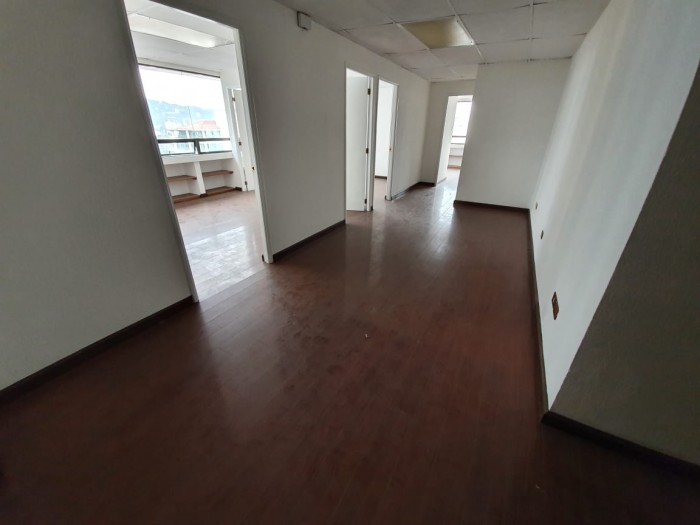 Plus Real Estate renta oficina en zona 10 — foto 4