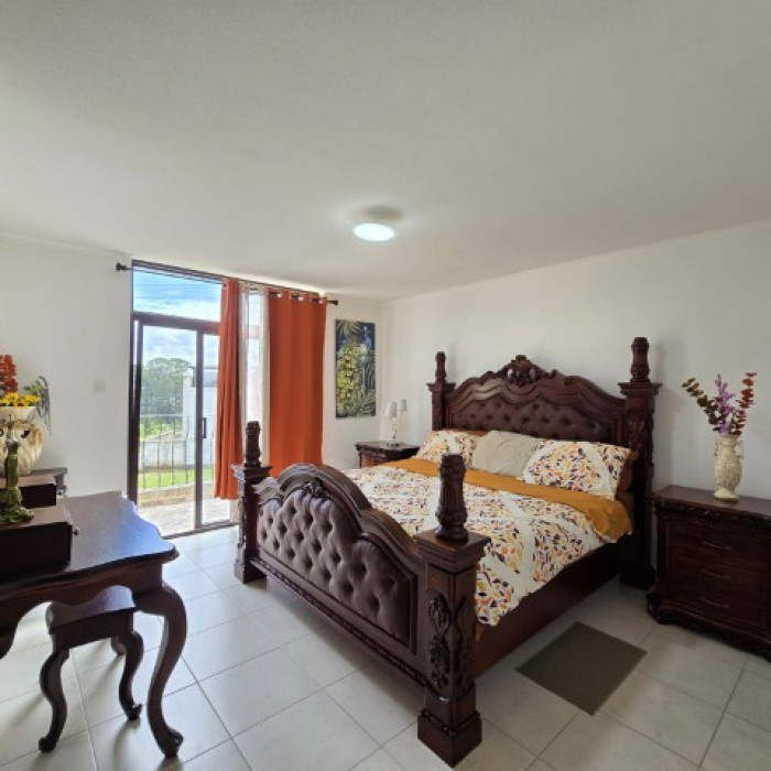 Casa en Venta Quintas Los Encinos Zona 7 de Mixco - Miniatura 12