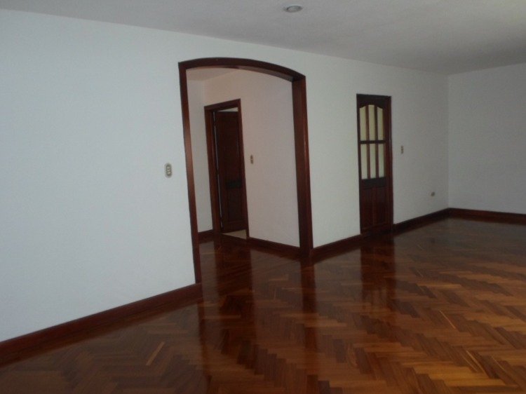 Apartamento en Renta zona 10 Guatemala - Miniatura 10