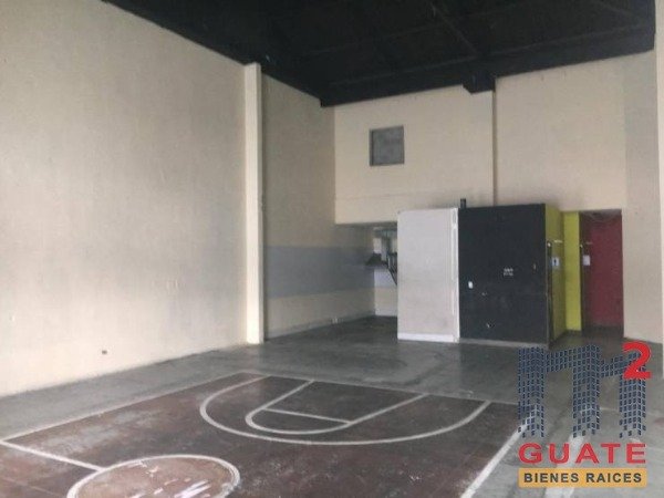 Local de 150 m2 de construcción en Renta, Zona 11