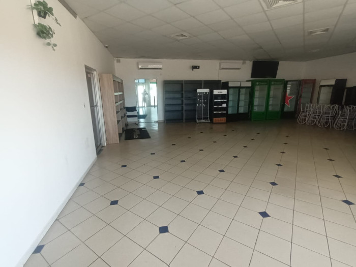Renta de Local comercial en la Romana - 6