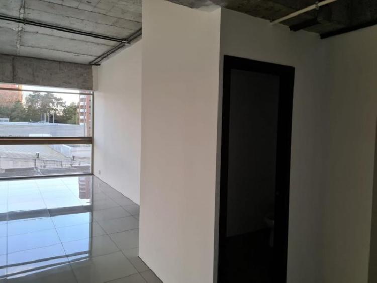 Amplia oficina con excelente vista en zona 10 — foto 3