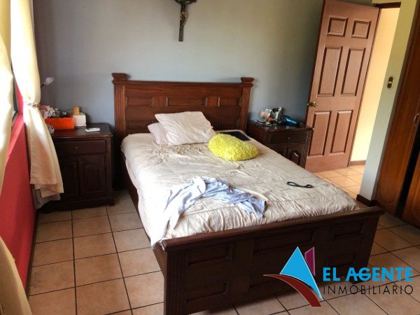 amplia casa en venta Cumbres de Cuscatlan — foto 4