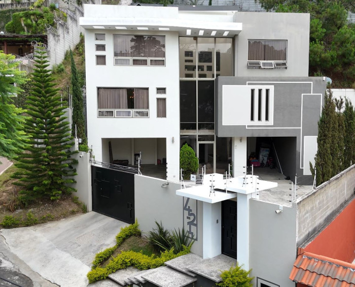 Casa grande en venta zona 16 la montaña - Miniatura 16