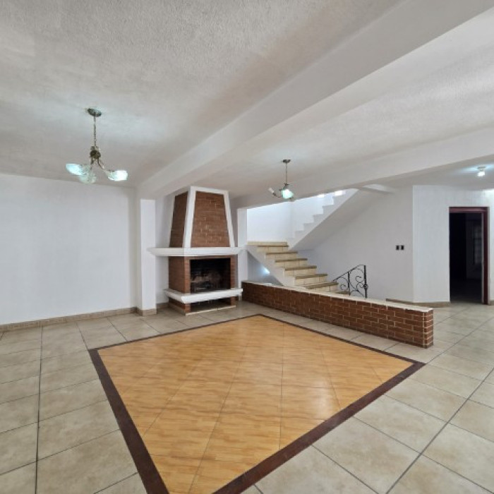 Casa grade en Venta Las Hojarascas Zona 1 de Mixco - Miniatura 4