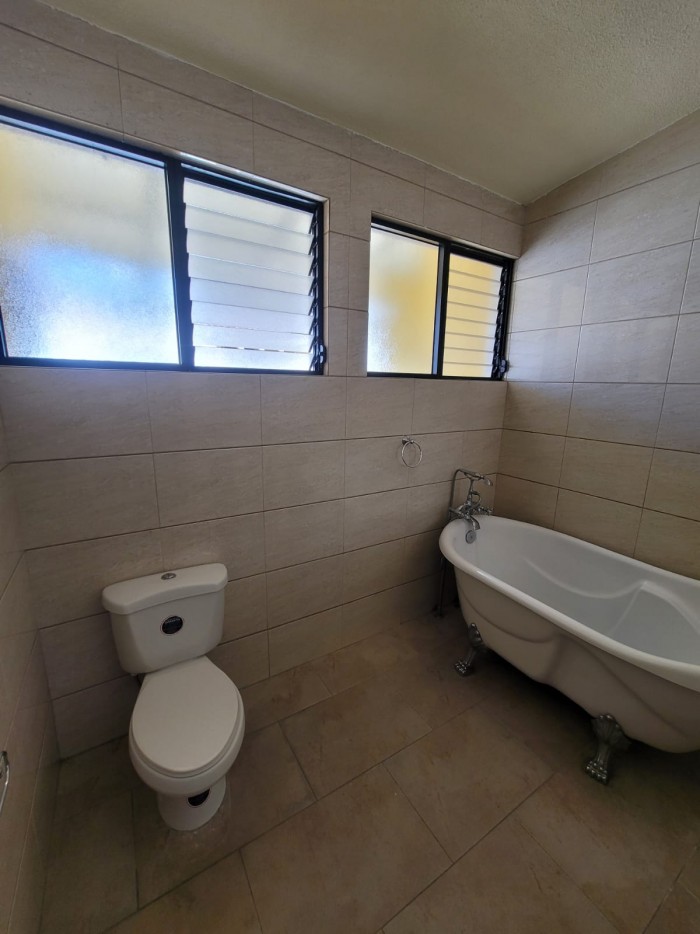 Venta/Compra Casa en Residencial Villa Sol, z.12 - Image 5
